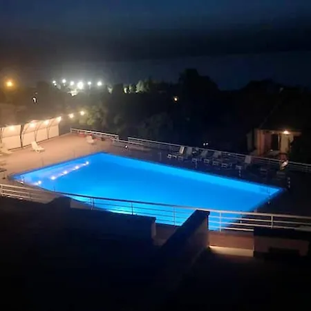 Apartment 2 Bedrooms With Shared Pool And Wifi At *